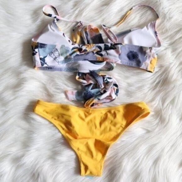 NWT White Yellow Floral Printed Bikini Set Size XS Bathing Suit - Picture 6 of 8